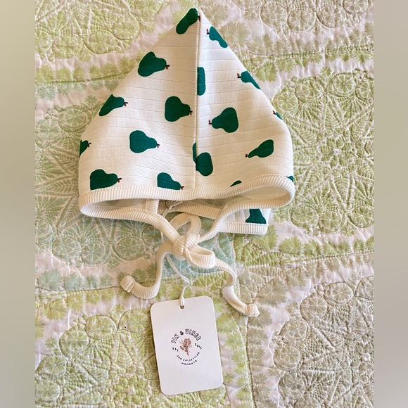 Fin & Vince Other - Fin & Vince 🐴🤎 Baby pixie tie bonnet pear 12-18 months